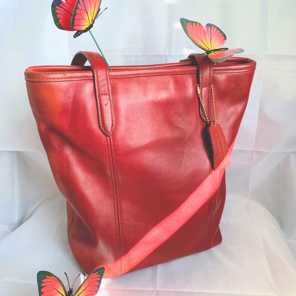 Authentic Vintage Coach leather tote bag in Red
